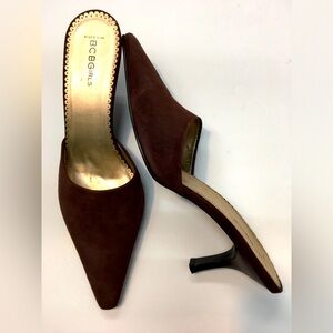 Maxazria Suede Leather Pointy Toe Slip On Kitten Heels Size 9.5 Chocolate Brown